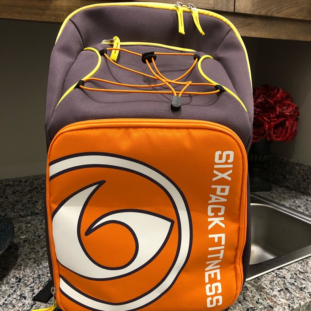 Brand new Six Pack Fitness meal prep bag